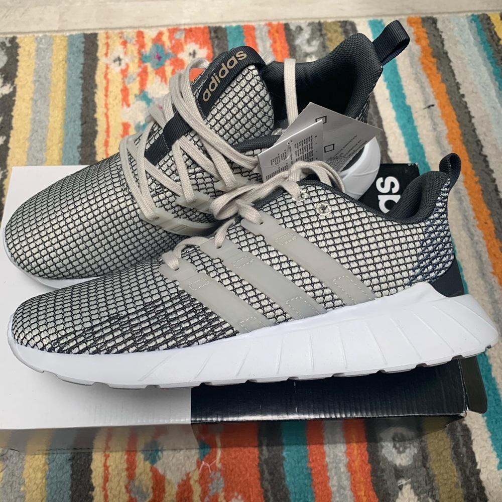 Kids Adidas Questar Flow K sneakers